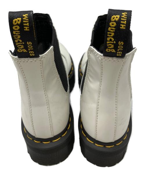 Dr.Martens（ドクターマーチン）Dr.Martens (ドクターマーチン) QUAD チェルシーブーツ ホワイト×ブラック サイズ:SIZE UK 4の古着・服飾アイテム