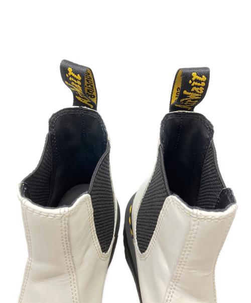 Dr.Martens（ドクターマーチン）Dr.Martens (ドクターマーチン) QUAD チェルシーブーツ ホワイト×ブラック サイズ:SIZE UK 4の古着・服飾アイテム