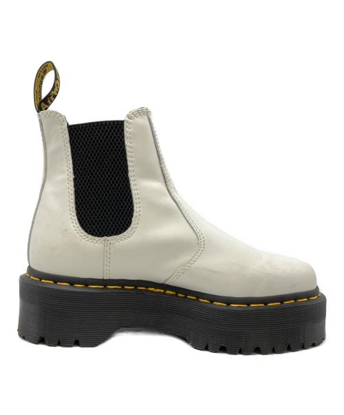 Dr.Martens（ドクターマーチン）Dr.Martens (ドクターマーチン) QUAD チェルシーブーツ ホワイト×ブラック サイズ:SIZE UK 4の古着・服飾アイテム