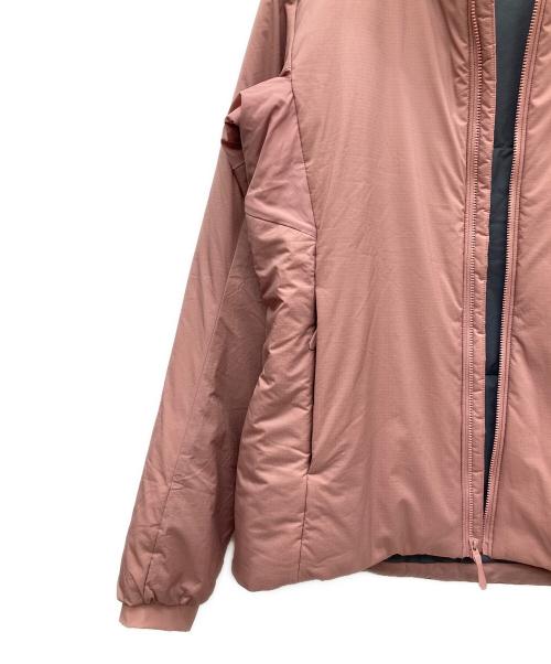 ARC'TERYX（アークテリクス）ARC'TERYX (アークテリクス) ATOM AR HOODY ピンク サイズ:Mの古着・服飾アイテム