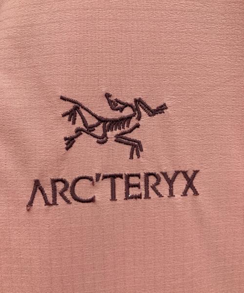 ARC'TERYX（アークテリクス）ARC'TERYX (アークテリクス) ATOM AR HOODY ピンク サイズ:Mの古着・服飾アイテム