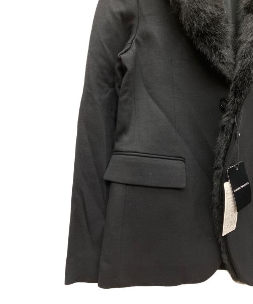 EMPORIO ARMANI（エンポリオ アルマーニ）EMPORIO ARMANI (エンポリオ アルマーニ) ファー付テーラードジャケット ブラック サイズ:48 未使用品の古着・服飾アイテム