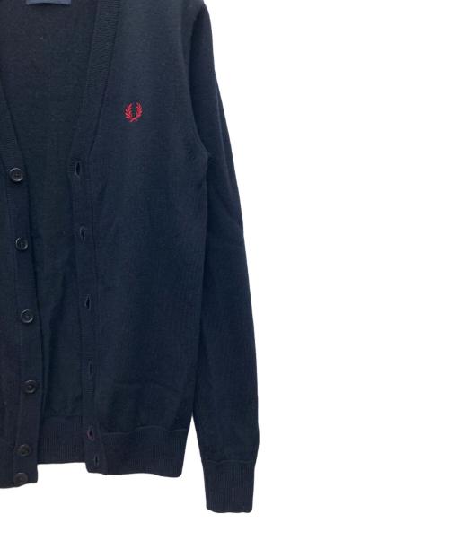 FRED PERRY（フレッドペリー）FRED PERRY (フレッドペリー) メリノウール ワンポイントロゴ カーディガン ネイビー サイズ:XSの古着・服飾アイテム