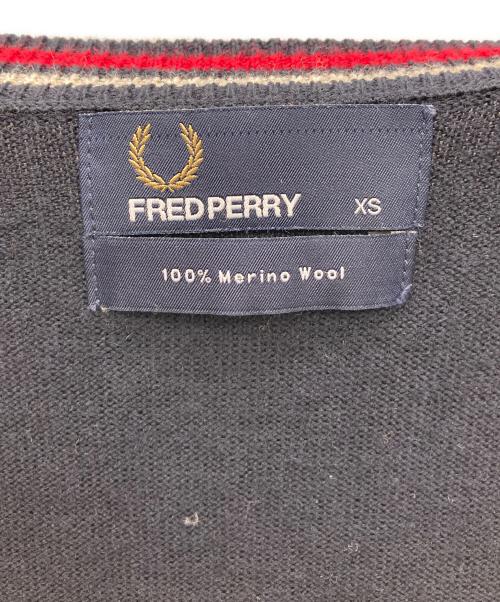 FRED PERRY（フレッドペリー）FRED PERRY (フレッドペリー) メリノウール ワンポイントロゴ カーディガン ネイビー サイズ:XSの古着・服飾アイテム
