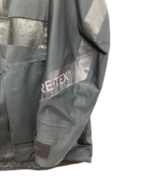 WHITE MOUNTAINEERING（ホワイトマウンテ二アニング）WHITE MOUNTAINEERING (ホワイトマウンテ二アニング) GORE-TEX CONTRASTED MOUNTAIN PARKA ブラック サイズ:SIZE 2の古着・服飾アイテム