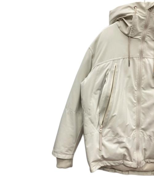 ITEMS URBAN RESEARCH（アイテムズ アーバンリサーチ）ITEMS URBAN RESEARCH (アイテムズ アーバンリサーチ) ダウンフーディージャケット ベージュ サイズ:SIZE Mの古着・服飾アイテム