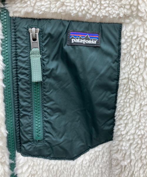 Patagonia（パタゴニア）Patagonia (パタゴニア) FREAK'S STORE (フリークスストア) キッズ・リバーシブル・レディ・フレディ・フーディ ホワイト サイズ:SIZE XXL 未使用品の古着・服飾アイテム