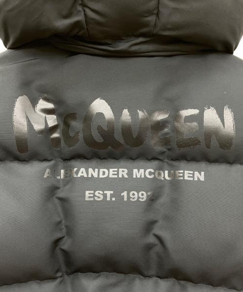 ALEXANDER McQUEEN（アレキサンダーマックイーン）ALEXANDER McQUEEN (アレキサンダーマックイーン) グラフィティロゴ フード付きパファージャケット ブラック サイズ:SIZE 52の古着・服飾アイテム