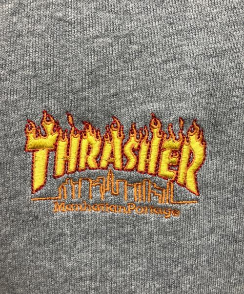THRASHER（スラッシャー）THRASHER (スラッシャー) Manhattan Portage (マンハッタンポーテージ) コラボレーション スウェット パーカー グレー サイズ:S 未使用品の古着・服飾アイテム