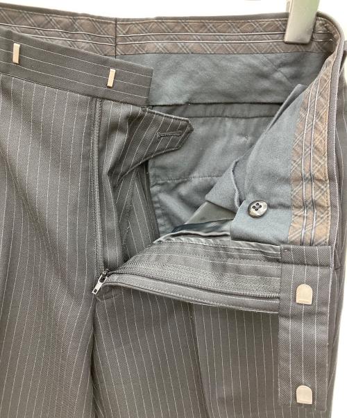 BURBERRY BLACK LABEL（バーバリーブラックレーベル）BURBERRY BLACK LABEL (バーバリーブラックレーベル) ストライプ柄 2Bウールスーツ ブラック サイズ:36Rの古着・服飾アイテム