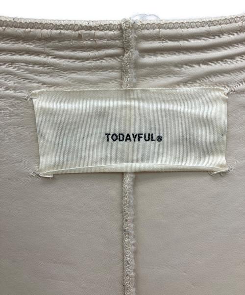 TODAYFUL（トゥデイフル）TODAYFUL (トゥデイフル) カラーレスボアコート ベージュ サイズ:38の古着・服飾アイテム