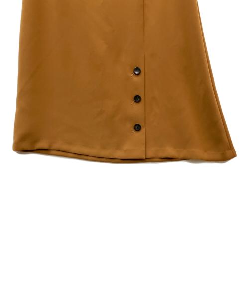 INDIVI（インディヴィ）INDIVI (インディヴィ) スカート ブラウン サイズ:SIZE 13 未使用品の古着・服飾アイテム