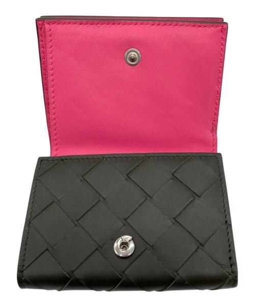 BOTTEGA VENETA（ボッテガベネタ）BOTTEGA VENETA (ボッテガベネタ) イントレチャート タイニー 3つ折り財布 グレー×ピンクの古着・服飾アイテム