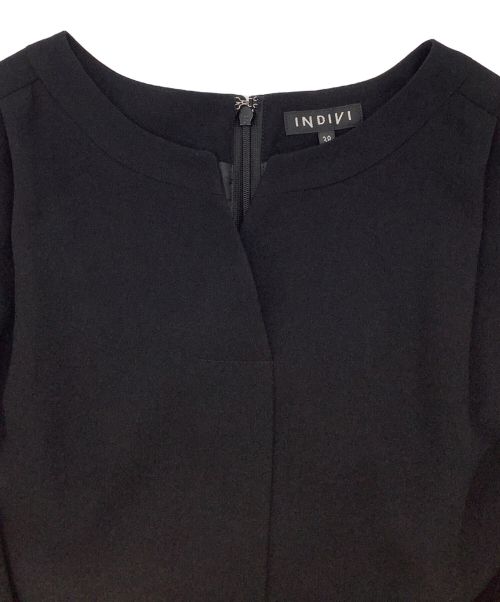 INDIVI（インディヴィ）INDIVI (インディヴィ) 【洗える】キーネックフレアワンピース ブラック サイズ:38の古着・服飾アイテム