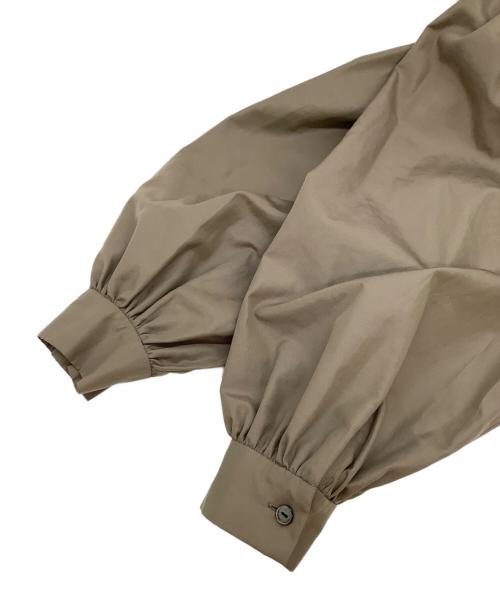 UNITED ARROWS TOKYO（ユナイテッドアローズトウキョウ）UNITED ARROWS TOKYO (ユナイテッドアローズトウキョウ) ショルダータックブラウス ベージュ サイズ:FREEの古着・服飾アイテム