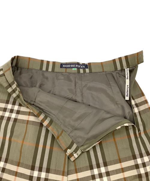 Burberry's（バーバリーズ）Burberry's (バーバリー) ノバチェック スカート セットアップ オリーブ サイズ:7R/9ARの古着・服飾アイテム
