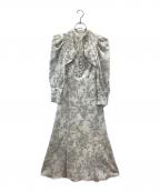 Snidelスナイデル）の古着「Sustainaデコルテオープンバリエワンピ」｜ホワイト×グレー