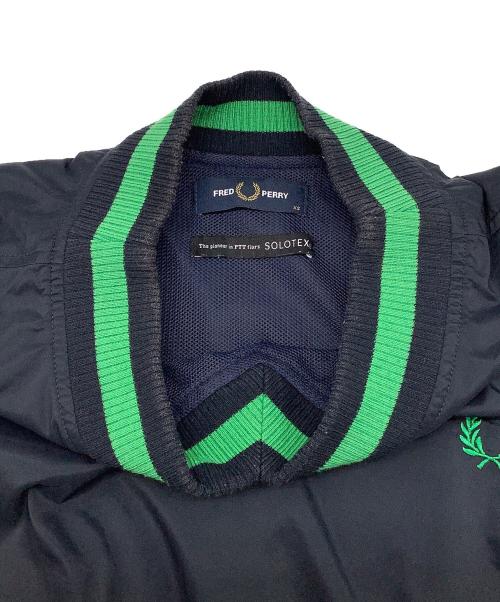 FRED PERRY（フレッドペリー）FRED PERRY (フレッドペリー) BEAMS GOLF (ビームスゴルフ) 別注チルデンプルオーバージャケット ネイビー×グリーン サイズ:XSの古着・服飾アイテム