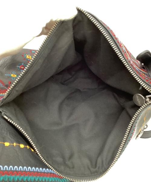 Desigual（デシグアル）Desigual (デシグアル) 刺繍レザーショルダーバッグ ブラック×ブラウンの古着・服飾アイテム