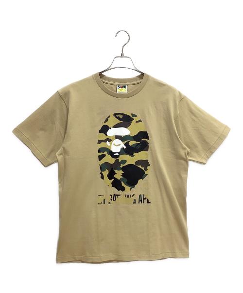 A BATHING APE（ア ベイシング エイプ）A BATHING APE (ア ベイシング エイプ) プリントTシャツ ベージュ サイズ:Lの古着・服飾アイテム
