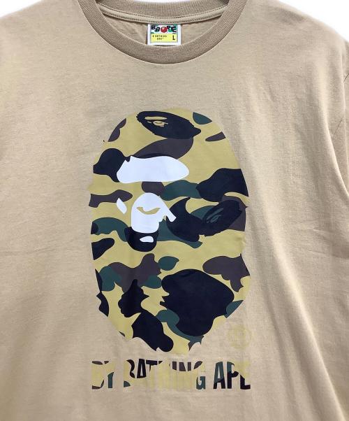 A BATHING APE（ア ベイシング エイプ）A BATHING APE (ア ベイシング エイプ) プリントTシャツ ベージュ サイズ:Lの古着・服飾アイテム