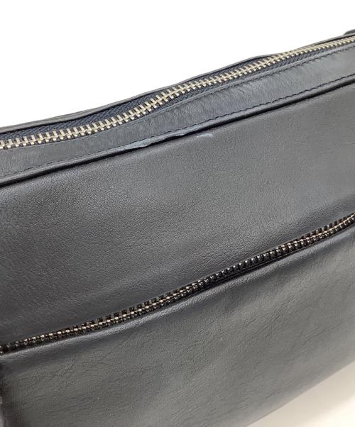 P.i.d（ピーアイディー）P.i.d (ピーアイディー) Ecrire 撥水レザー ボディバッグ ネイビーの古着・服飾アイテム