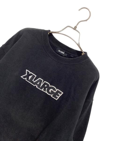 X-LARGE（エクストララージ）X-LARGE (エクストララージ) スタンダードロゴパッチクルーネックスウェット ブラック サイズ:Lの古着・服飾アイテム