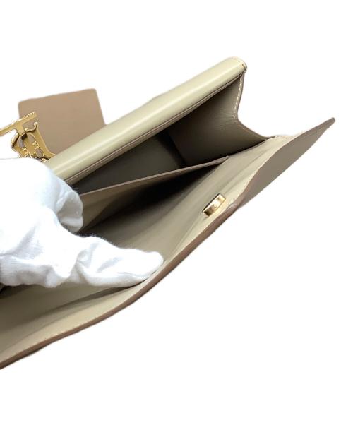 BURBERRY（バーバリー）BURBERRY (バーバリー) クラッチバッグ ベージュの古着・服飾アイテム