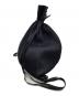 ISSEY MIYAKE (イッセイミヤケ) プリーツ 巾着バッグ ブラック×グレー：14000円