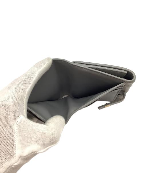 BOTTEGA VENETA（ボッテガベネタ）BOTTEGA VENETA (ボッテガベネタ) 3つ折り財布 グレーの古着・服飾アイテム