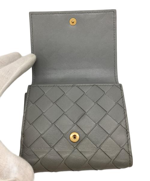 BOTTEGA VENETA（ボッテガベネタ）BOTTEGA VENETA (ボッテガベネタ) 3つ折り財布 グレーの古着・服飾アイテム