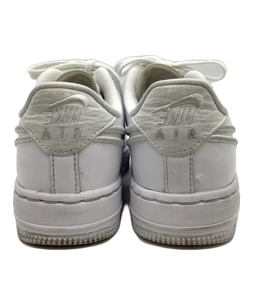 NIKE（ナイキ）NIKE (ナイキ) ローカットスニーカー ホワイト サイズ:22の古着・服飾アイテム