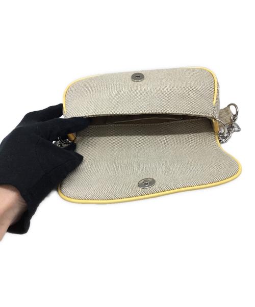 CHANEL（シャネル）CHANEL (シャネル) チェーンショルダーバッグ カメリア No.5 キャンパス×パテントレザー ベージュの古着・服飾アイテム