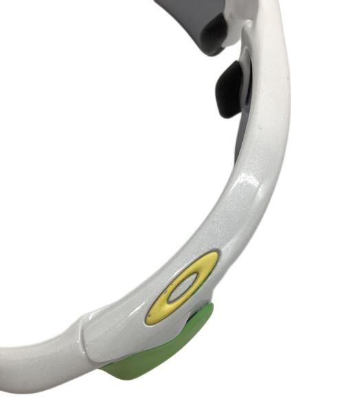 OAKLEY（オークリー）OAKLEY (オークリー) サングラス ホワイトの古着・服飾アイテム