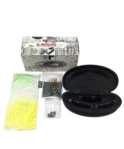 OAKLEY（オークリー）OAKLEY (オークリー) サングラス ホワイトの古着・服飾アイテム