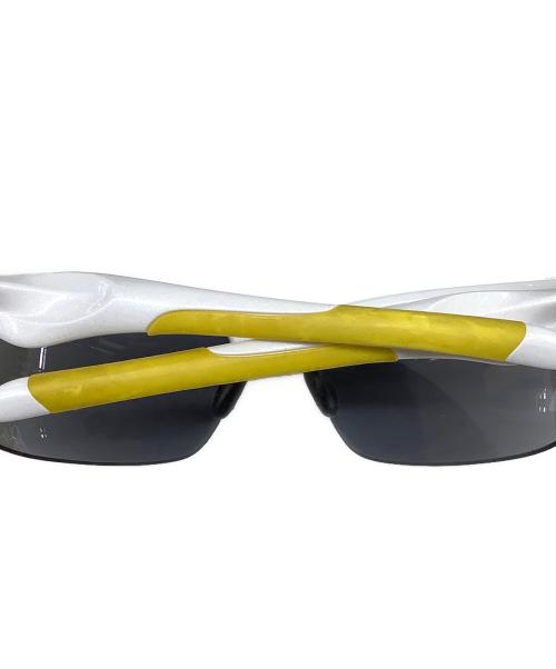 OAKLEY（オークリー）OAKLEY (オークリー) サングラス ホワイトの古着・服飾アイテム