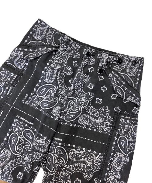 sacai（サカイ）sacai (サカイ) Ghetto Gastro Bandana Print Pants ブラック サイズ:3の古着・服飾アイテム