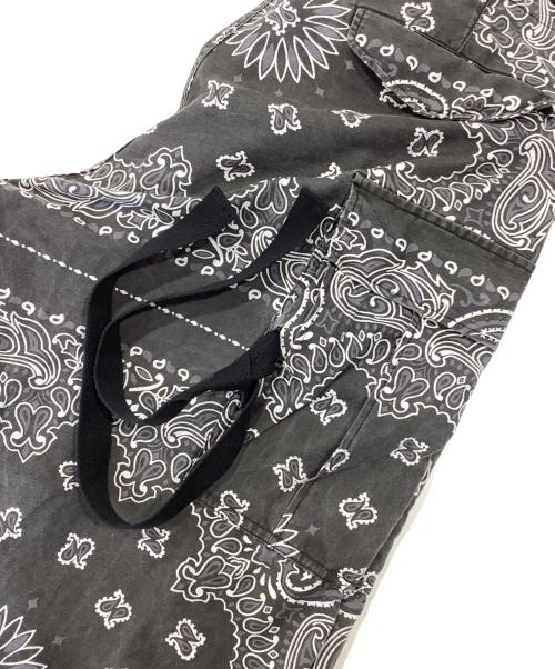 sacai（サカイ）sacai (サカイ) Ghetto Gastro Bandana Print Pants ブラック サイズ:3の古着・服飾アイテム