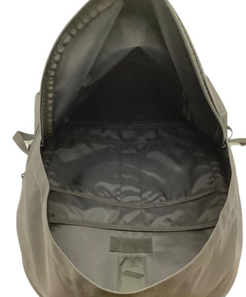 everyone（エブリワン）everyone (エブリワン) MONOLITH BACKPACK STANDARD SOLID EO M ブラックの古着・服飾アイテム