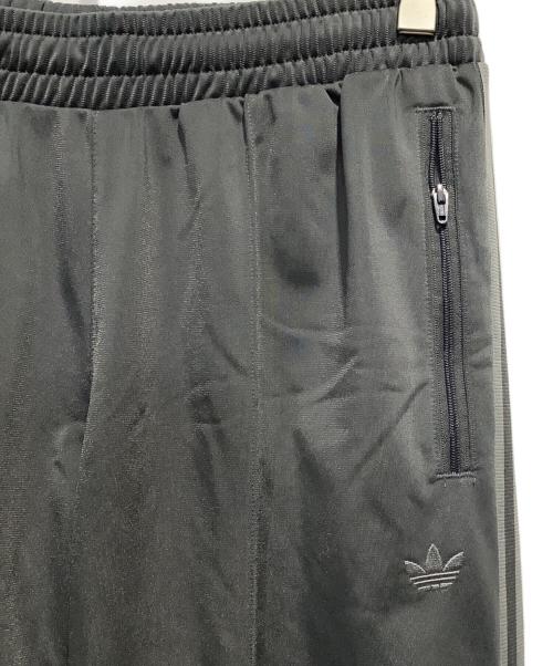 adidas（アディダス）adidas (アディダス) ベッケンバウアートラックパンツ グレー サイズ:Ｍの古着・服飾アイテム