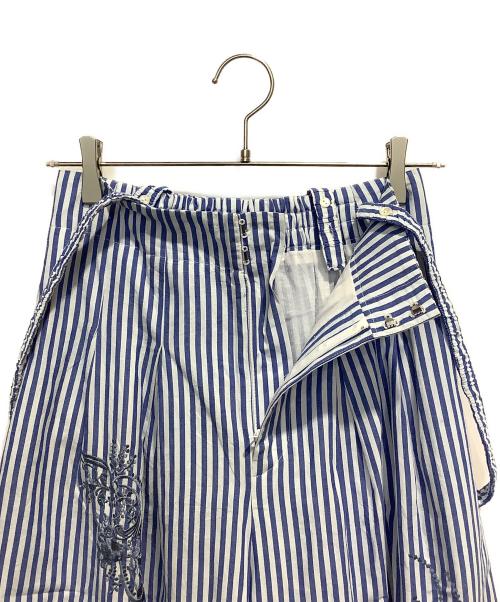 ne quittez pas（ヌキテパ）ne quittez pas (ヌキテパ) Kanako Sato (カナコ サトウ) Cotton Stripe Ivy Flower Embroidery Pants ホワイト×ブルー サイズ:Mの古着・服飾アイテム