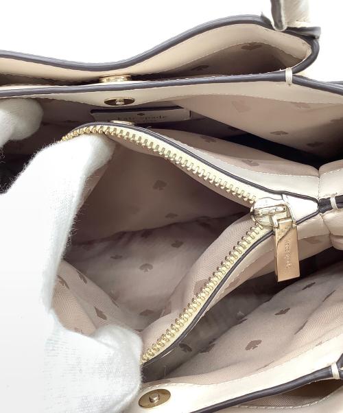 Kate Spade（ケイトスペード）Kate Spade (ケイトスペード) ハンドバッグ ホワイトの古着・服飾アイテム