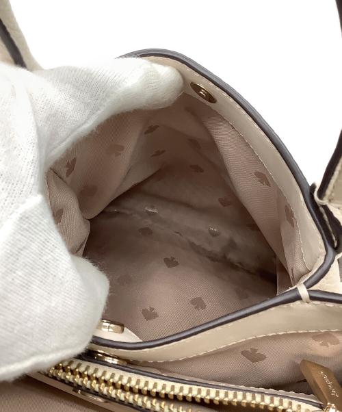 Kate Spade（ケイトスペード）Kate Spade (ケイトスペード) ハンドバッグ ホワイトの古着・服飾アイテム