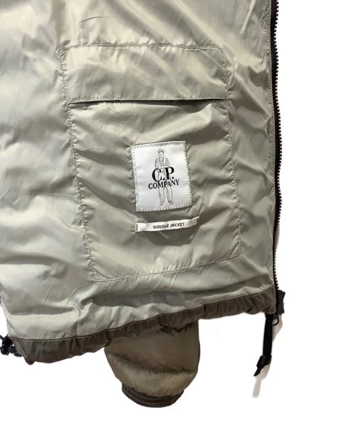 C.P COMPANY（シーピーカンパニー）C.P COMPANY (シーピーカンパニー) D.D. Shell Goggle Down Jacket FALLEN ROCK - GREY サイズ:XLの古着・服飾アイテム