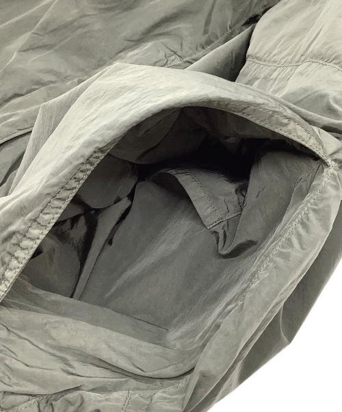 C.P COMPANY（シーピーカンパニー）C.P COMPANY (シーピーカンパニー) レンズとペンポケットカーゴパンツ カーキ サイズ:50の古着・服飾アイテム