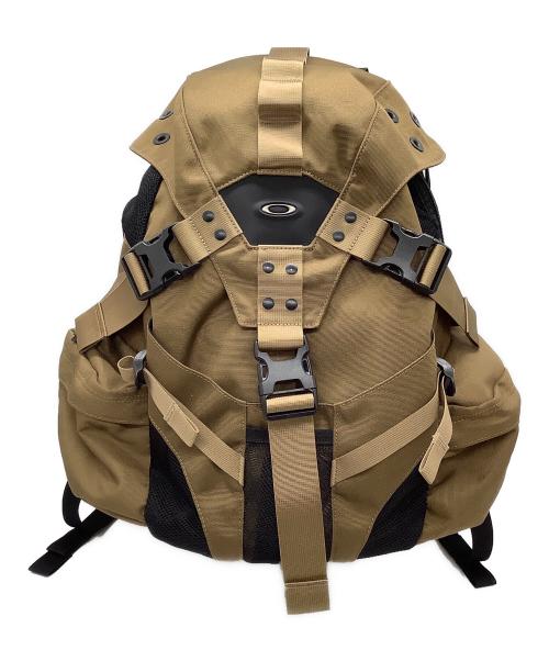 OAKLEY（オークリー）OAKLEY (オークリー) Icon Rc Backpack ベージュ×ブラックの古着・服飾アイテム