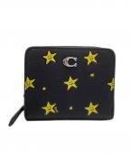 COACHコーチ）の古着「コズミック ビルフォールド ウォレット・スター プリント」｜ブラック