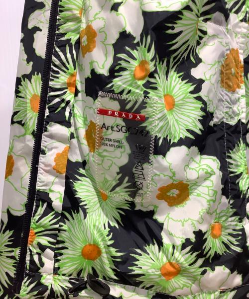 PRADA（プラダ）PRADA (プラダ) Linea Rossa フラワープリント ナイロン ジップアップ パーカー グリーン×ブラック×ホワイト サイズ:Sの古着・服飾アイテム