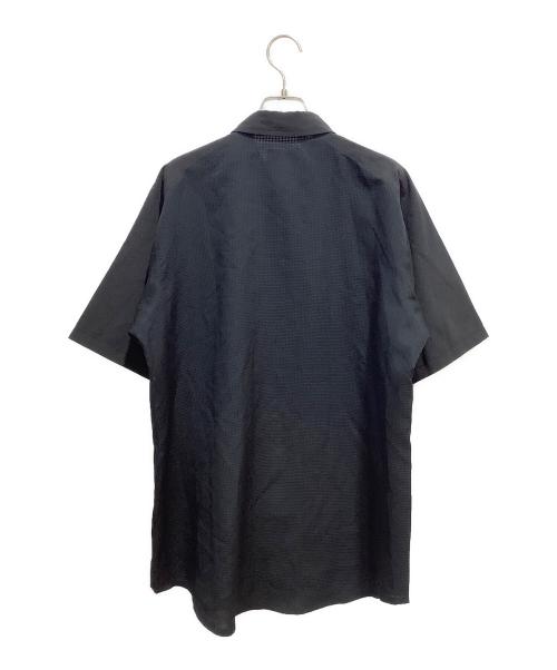 and wander（アンドワンダー）and wander (アンドワンダー) tech short sleeve shirt ブラック サイズ:4の古着・服飾アイテム