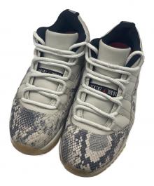 NIKE（ナイキ）の古着「AIR JORDAN 11 RETRO LOW LE SNAKESKIN」｜グレー